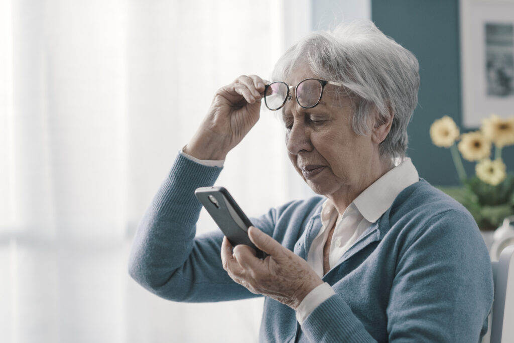 Connecting the Dots: New Study Links Sight Loss in Elderly to Dementia